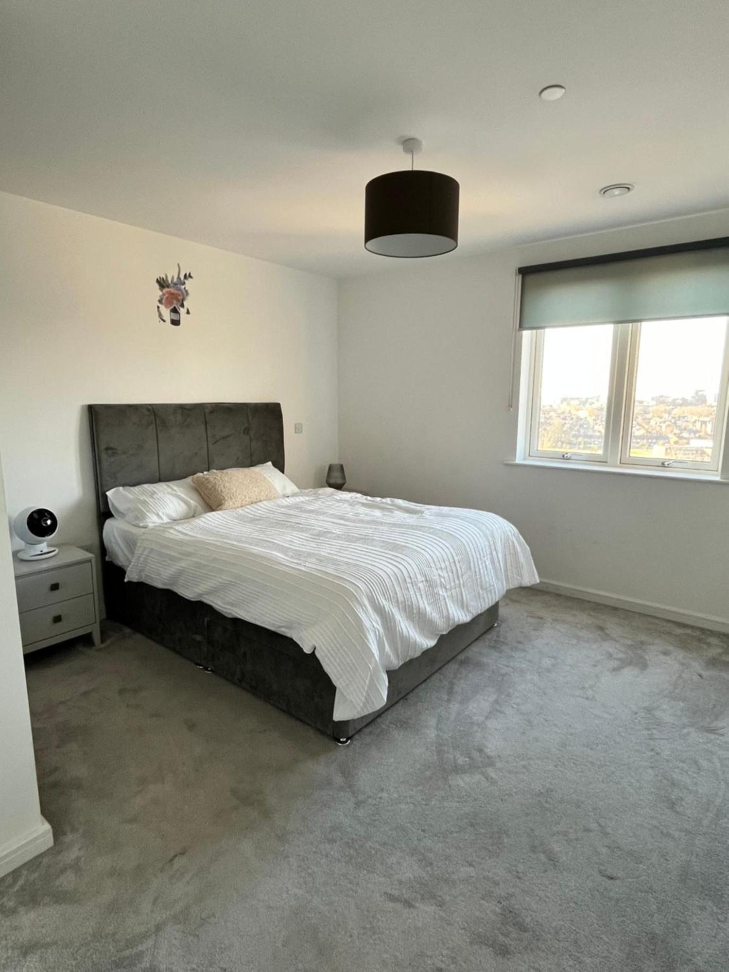 One Bedroom Apartment Barking  Extérieur photo