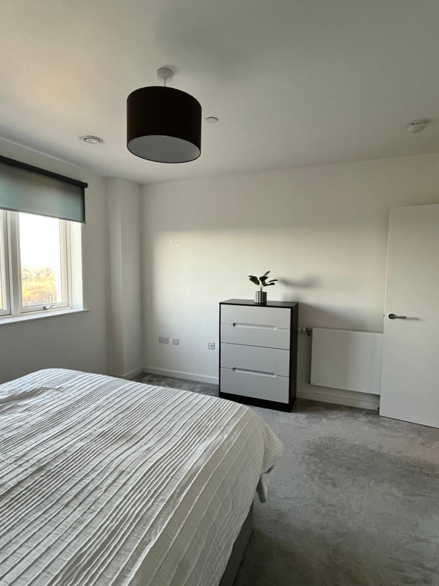 One Bedroom Apartment Barking  Extérieur photo